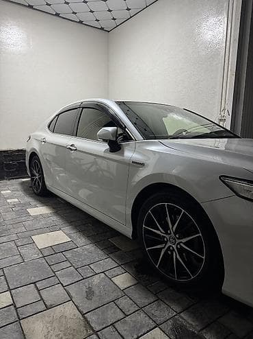 Продажа авто: Toyota Camry: 2019 г., Гибрид — 4