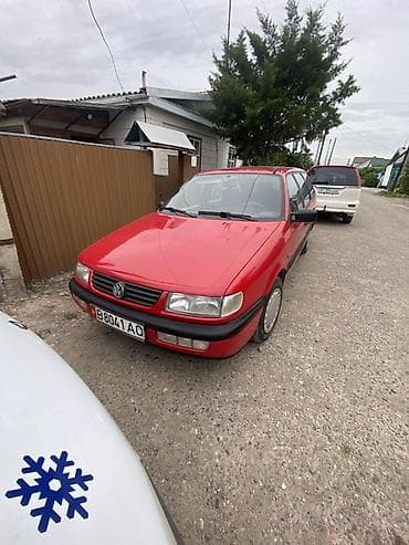 Volkswagen Passat Variant: 1994 г., 2 л, Механика, Бензин, Универсал