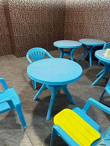 small table: Пластиковый стол, Б/у, Круглый, Самовывоз, Платная доставка, цвет - Синий — 1
