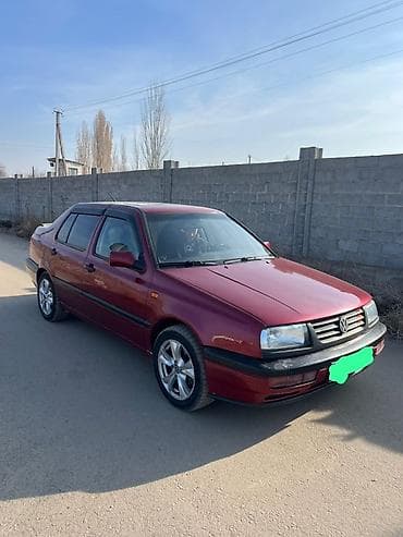 Volkswagen Vento: 1993 г., 1.8 л, Механика, Бензин, Седан — 2