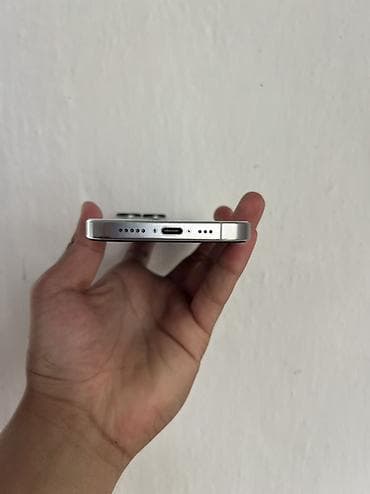 IPhone 16 Pro, Б/у, 256 ГБ, Серебристый, Защитное стекло, Чехол, Кабель, 88 % — 4