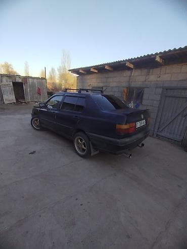 решетка на гольф 4: Volkswagen Vento: 1994 г., 2 л, Ручные, Седан — 8