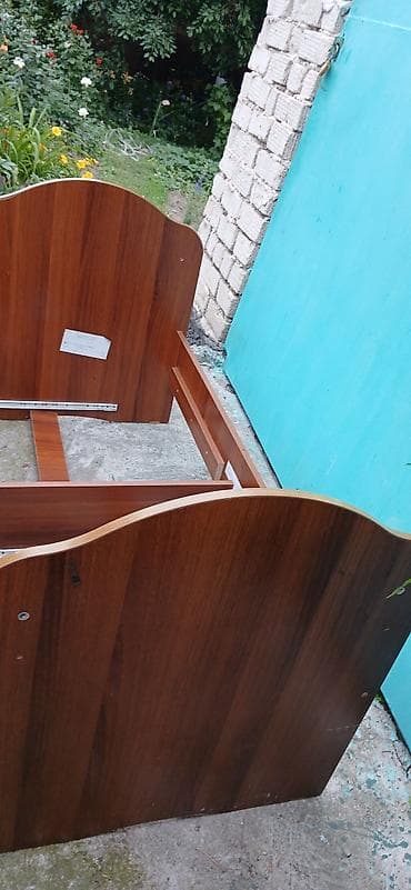 bunk bed: Детская кровать, состояние идеальное, матрас поролоновый есть, свреху — 5