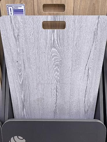 Ламинат с фактурой светлого серого дуба - Реалистичный древесный