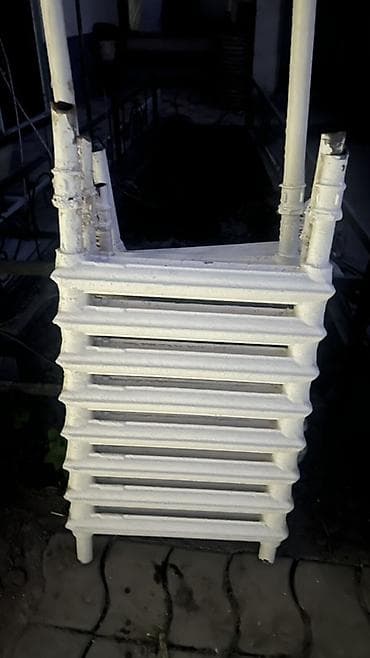 печки для отопление: Чугунная отопительная батарея (радиатор) - Материал: чугун - Тип — 1