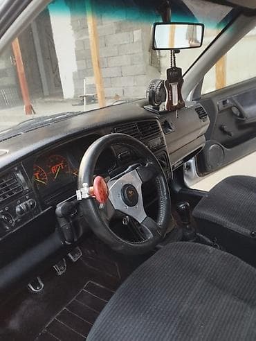 geely galaxy: Volkswagen Golf: 1993 г., 1.8 л, Бензин, Хэтчбэк — 5