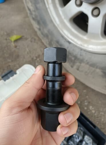 пружинные гантели сандова: Болты с гайками для колеса, шпилька для грузовиков. грузовой прицеп БП — 1