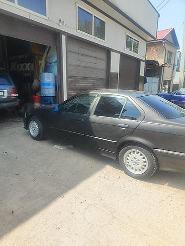 бмв е 60 салон: BMW 3 series: 1991 г., Седан — 4