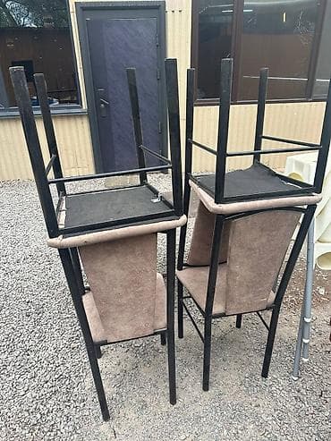 искуственые цветы: Стол и стул для кафе — 8