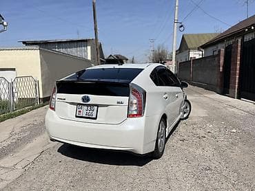 ско: Toyota Prius: 2015 г., 1.8 л, Вариатор, Гибрид, Хэтчбэк — 5