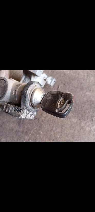 es 200: Замок зажигания Ford — 2