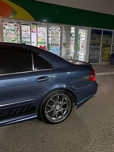 автомобиль мерс: Mercedes-Benz E-Class: 2002 г., 5 л, Типтроник, Бензин, Седан — 5
