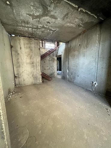 Недвижимость: 6 комнат и более, 200 м², ул. Ажыбек Баатыр 9 этаж, ПСО (под самоотделку) — 3