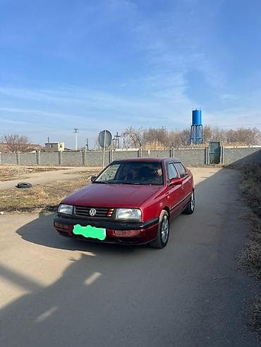 Volkswagen Vento: 1993 г., 1.8 л, Механика, Бензин, Седан — 1