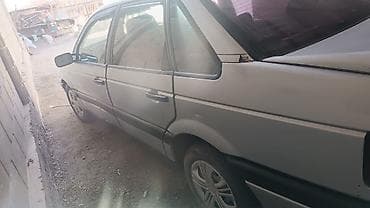 tourer v: Volkswagen Passat: 1988 г., Механика, Седан — 3