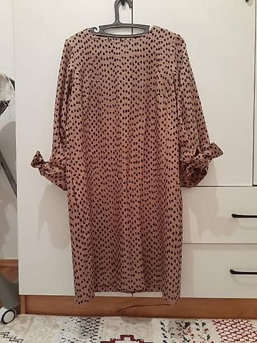 Продаётся платье очень хорошего качества. Покупала в Вильнюсе (Литва)