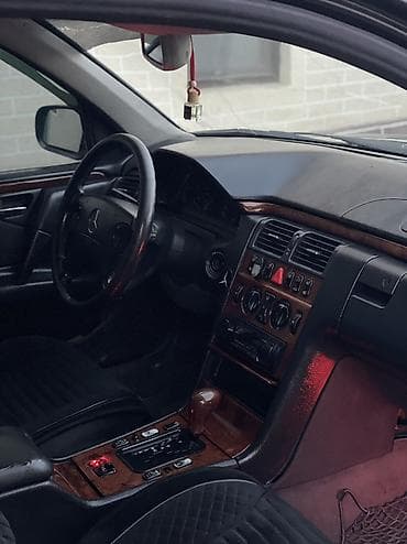 Продажа авто: Mercedes-Benz E-Class: 1999 г., 3.2 л, Автомат, Бензин, Седан — 6