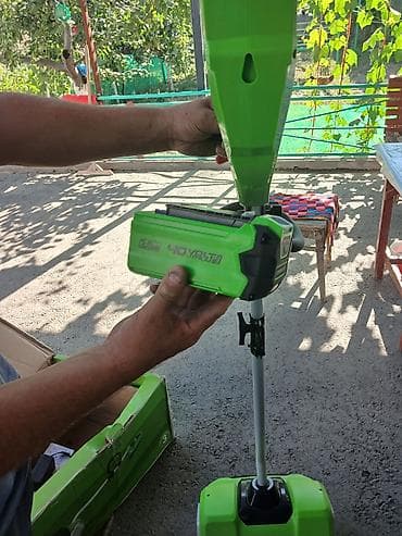 Аккумуляторный снегоуборщик Greenworks 40V (Snow Shovel) - Питание — 4