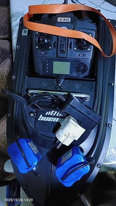 Кораблик-прикормочник с пультом 2.4G - Радиоуправление 2.4 GHz