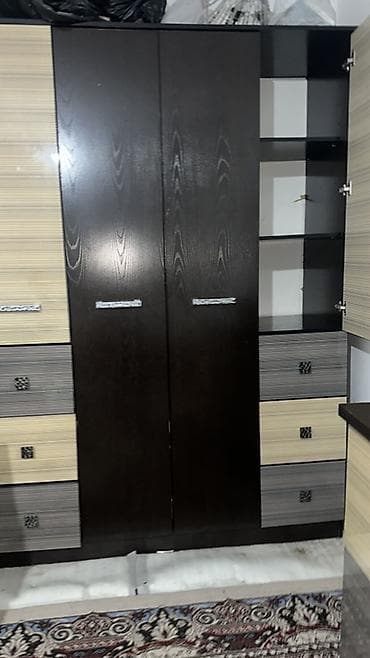 сандык фото: Уктоочу бөлмө гарнитуру, Колдонулган, Шкаф, Трюмо, Тумба — 3