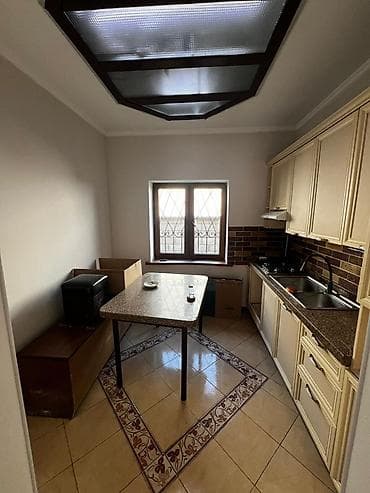 6 мкр: Просторный частный дом с участком и детской площадкой - Планировка — 2