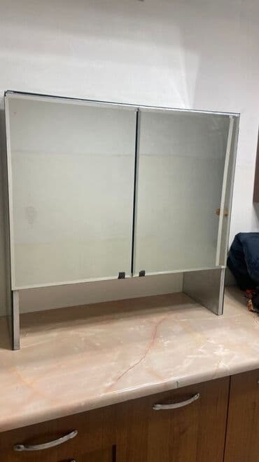 Эмерек: Жуунуучу бөлмө үчүн шкаф, Жаңы, Күзгүсү менен, ЛДСП — 2