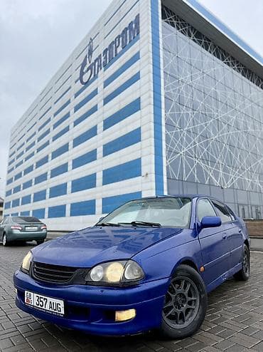 Toyota Avensis: 1999 г., 1.6 л, Механика, Бензин, Седан