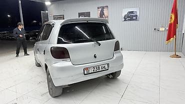subaru outback 2013: Toyota Yaris: 2001 г., 1 л, Бензин, Хэтчбэк — 2