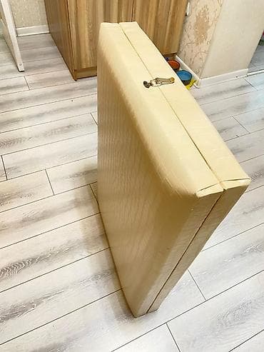 тисы: Массажное кресло, Б/у, Самовывоз, цвет - Бежевый — 1