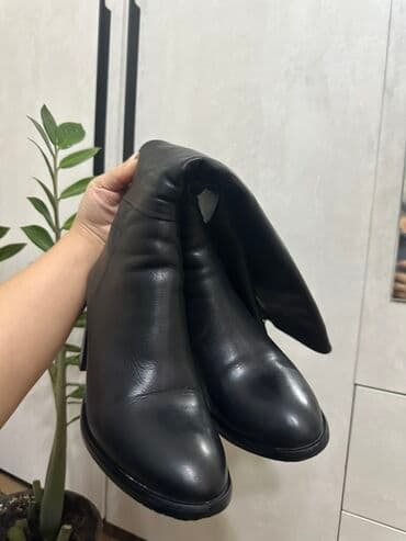 обувь для охоты: Женские высокие сапоги из чёрной гладкой кожи. - Материал — 1