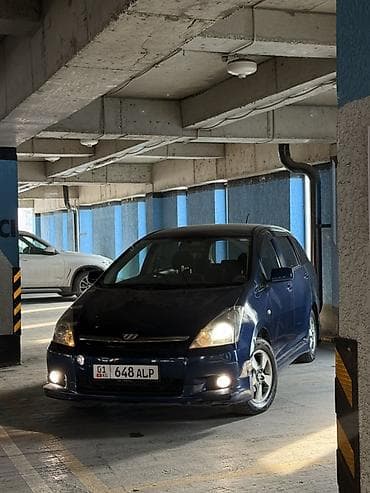 Toyota WISH: 2004 г., 1.8 л, Автомат, Бензин, Универсал — 3