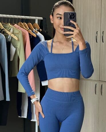 велик на титановых дисках: Двойка топ кофта+лосины в шикарном качестве Размер: L #двойки — 2