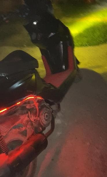 Скутеры: Тип скутера 175 куб. см, Бензин, Б/у — 2