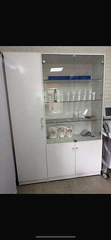 Оборудование для салонов красоты: Витрина-шкаф для салона/медкабинета, комбинированная: - Материал — 1
