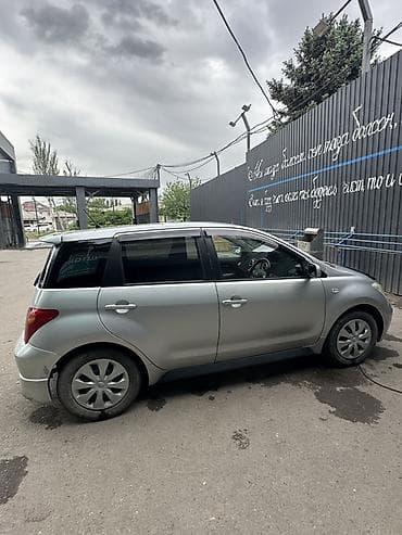 сп: Toyota Ist: 2002 г., 1.3 л, Автомат, Бензин, Хэтчбэк — 4