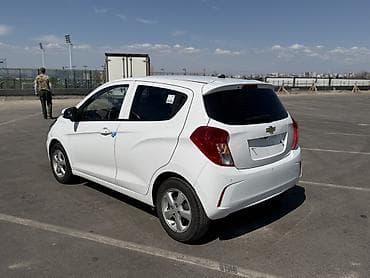 Продажа авто: Chevrolet Spark: 2022 г., 1 л, Автомат, Бензин, Хэтчбэк — 4