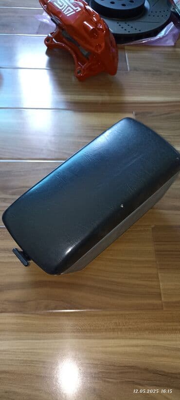 Подлокотник Subaru