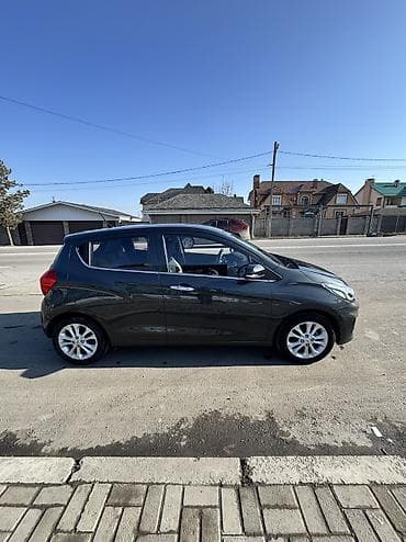 самый дешёвый авто: Chevrolet Spark: 2020 г., 1 л, Автомат, Бензин, Хэтчбэк — 5