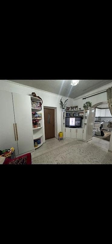 токмакская 25: 🏡 ПРОДАЕТСЯ УЮТНЫЙ ЧАСТНЫЙ ДОМ В СЕЛЕ КУНТУУ 🏡 17 соток 📍 Адрес: с — 8