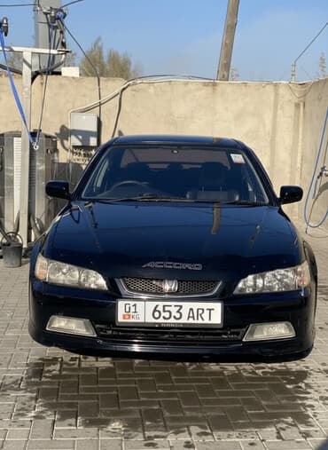 Honda Accord: 2001 г., 1.8 л, Автомат, Бензиновая, Седан