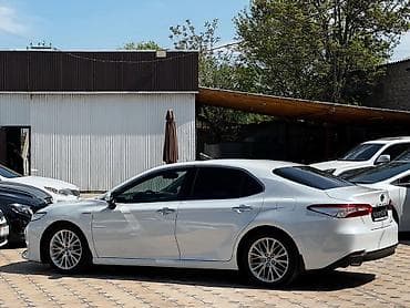 camry 5: Toyota Camry: 2018 г., 2.5 л, Автомат, Гибрид, Седан — 4