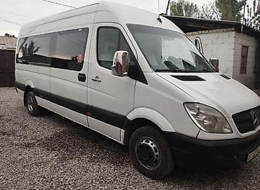 колена: Mercedes-Benz Sprinter (длинная база, высокий потолок) — пассажирский — 3