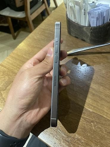 айфоны 5: IPhone 15 Pro Max, 512 ГБ, Natural Titanium, 93 % — 2