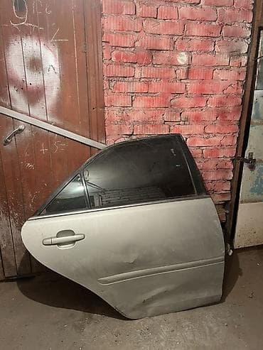 боковой стекло на спринтер: Дверь Задняя левая Toyota, Б/у — 2