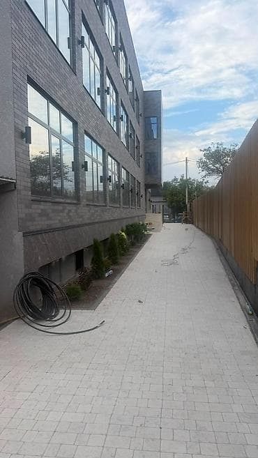 open space: Сдается коммерческое помещение Адрес: ул. Курманжан Датка / Салиева — 2