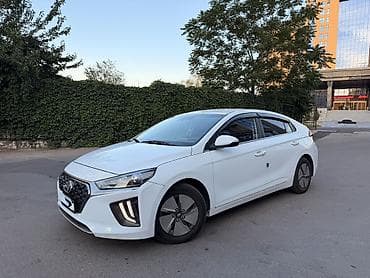 Hyundai Ioniq: 2020 г., 1.6 л, Автомат, Гибрид, Хэтчбэк — 3