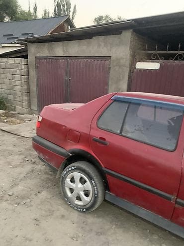 vw гольф2: Volkswagen Vento: 1992 г., 1.8 л, Механика, Бензин, Седан — 3