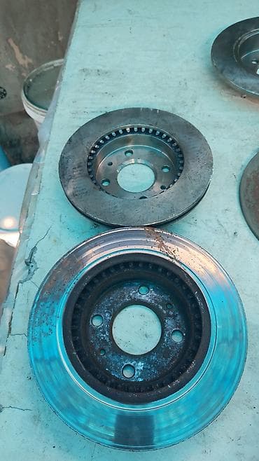 успокоитель тормозных колодок: Передняя тормозная колодка Nissan 1998 г., Б/у, Китай — 8