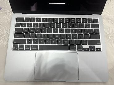 note: Apple MacBook Air 13.6" (2025) — чип Apple M4 Б/У АКБ 100%, 18 циклов — 2