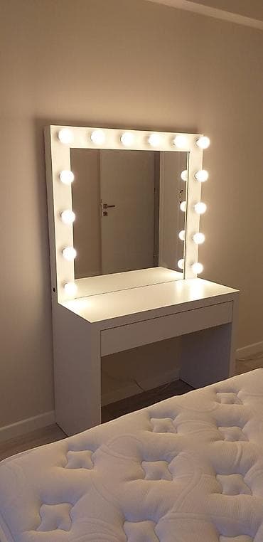 berber mirror second hand: Туалетный столик, Новый, Со шкафом, цвет - Белый, ЛДСП — 1